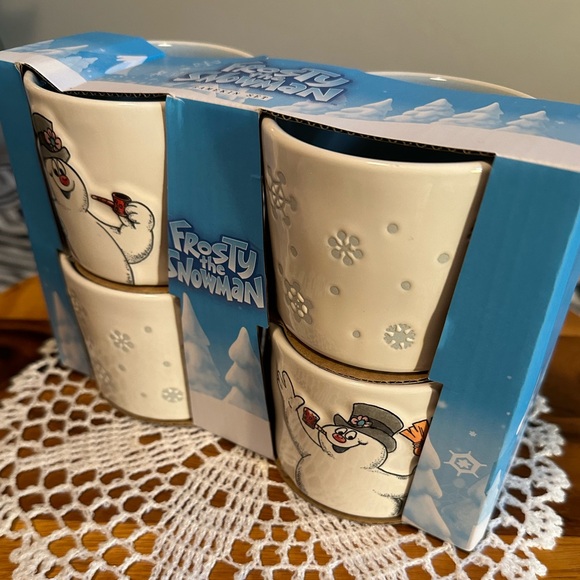 Ceramic “FROSTY THE SNOWMAN” ramekin set - Picture 4 of 9